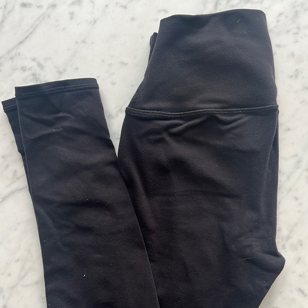 Alo yoga black airbrush leggings size xs